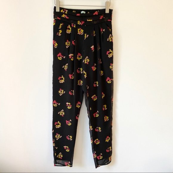 ✨HOST PICK✨Urban Outfitters Floral Pants - Picture 1 of 8